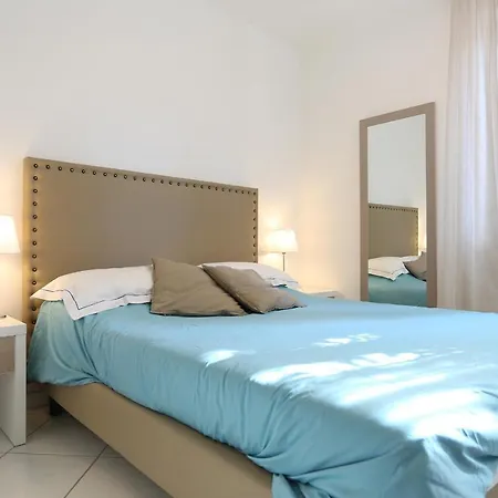 Villa Mony. 100 Mt Dal Mare!